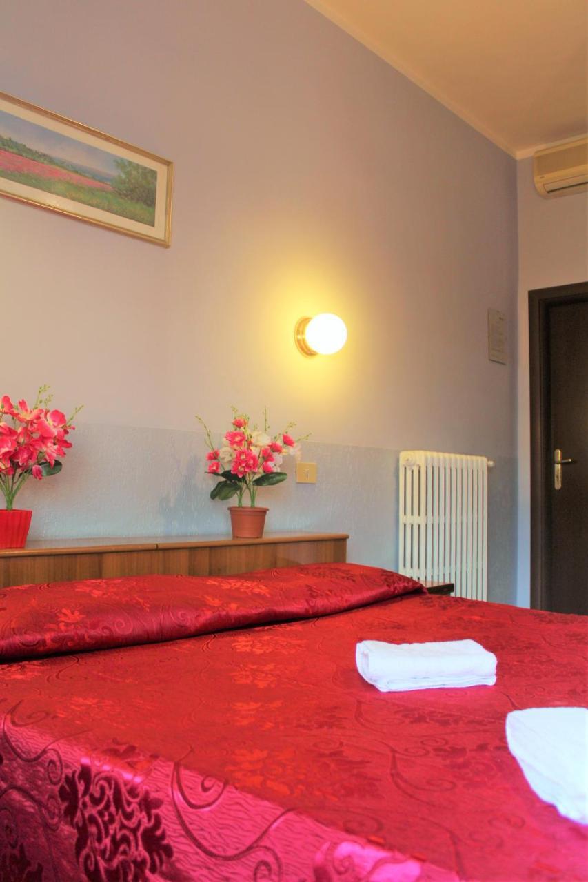 רומא Hotel Eurorooms מראה חיצוני תמונה