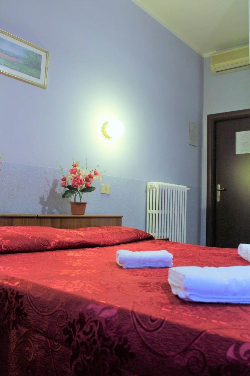 רומא Hotel Eurorooms מראה חיצוני תמונה